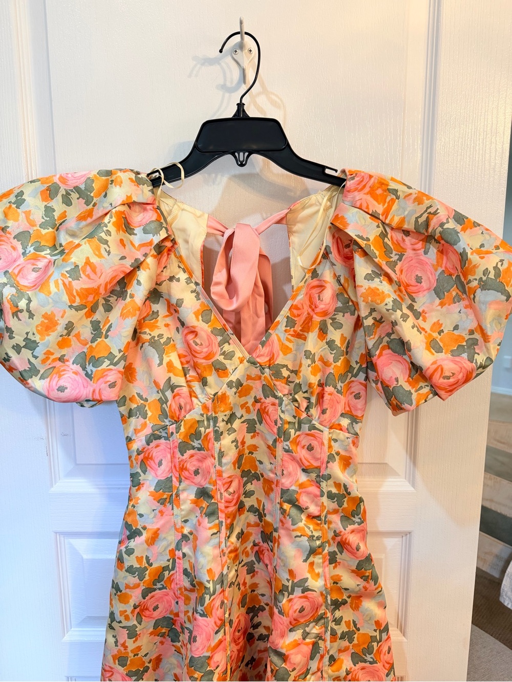 Beautiful Floral Maxi Dress With Puff Sleeves And A Bow Detail NWT - Picture 6 of 8